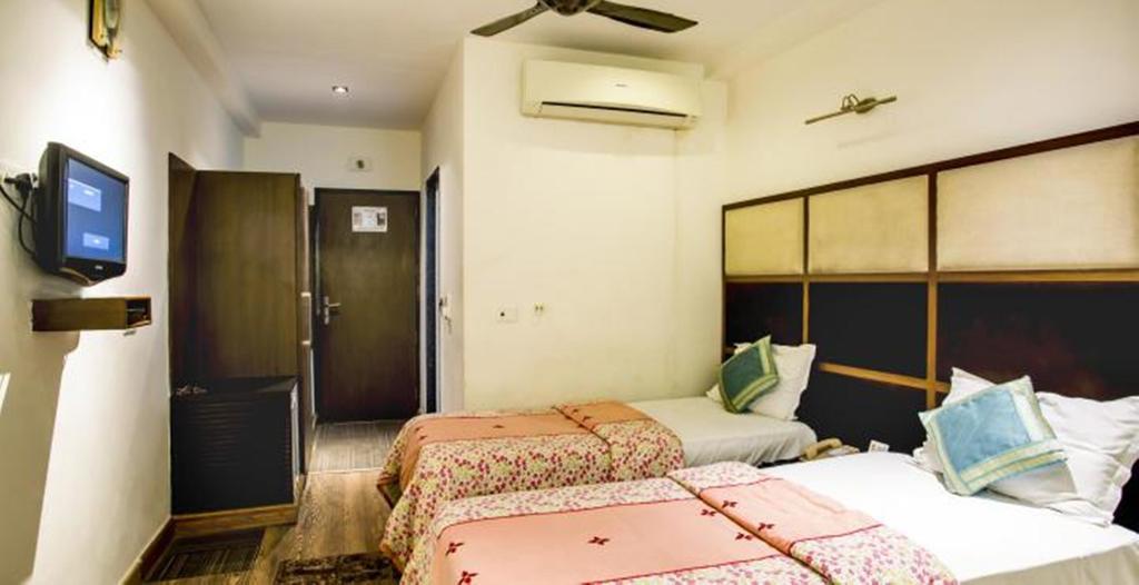 Hotel Arpit Palace Delhi  Exteriör bild